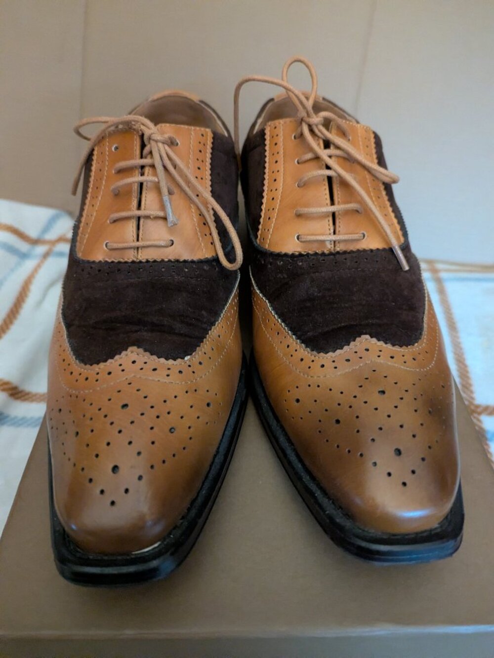 Men's Two-Tone Spectator Wingtip Oxfords Size 10 - Picture 2 of 9